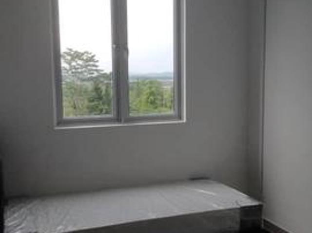 Tangerine 3B2B Partially Furnished Kota Warisan Near KLIA Move in OCT