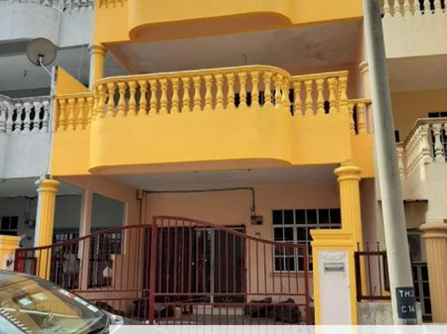 Tanjung Malim, 3 storey, 5 Room 4 Bath Perak