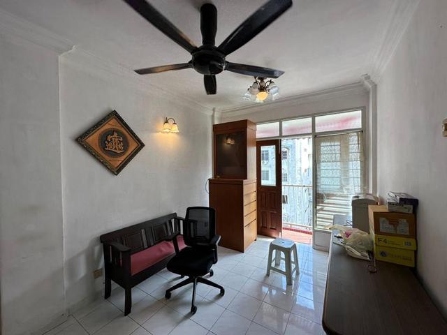 Tanjung Court Well Maintained unit farlim 800sf 1 fixed parking