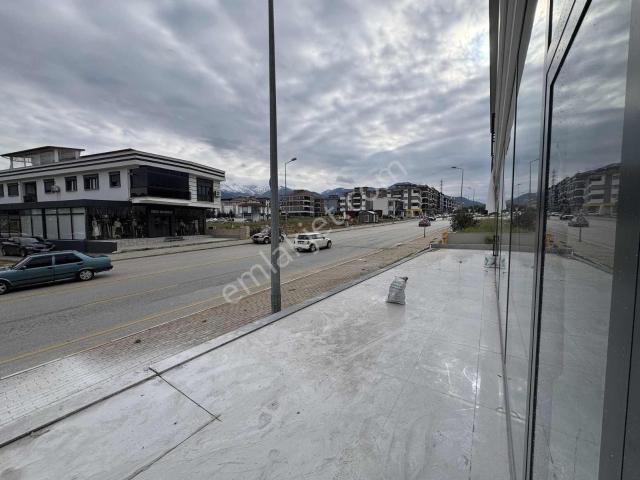 Tank Meydanında Kiralık Cadde Üzeri İşyeri!