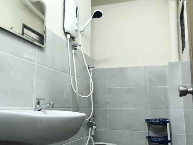 Tanpa Deposit Middle Room at Kota Damansara, Petaling Jaya