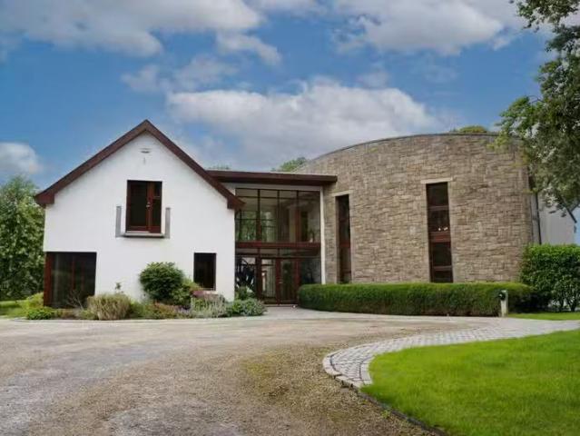 Taobh Coille, Moyveela, Oranmore, Co. Galway, H91H0C1 is for s.