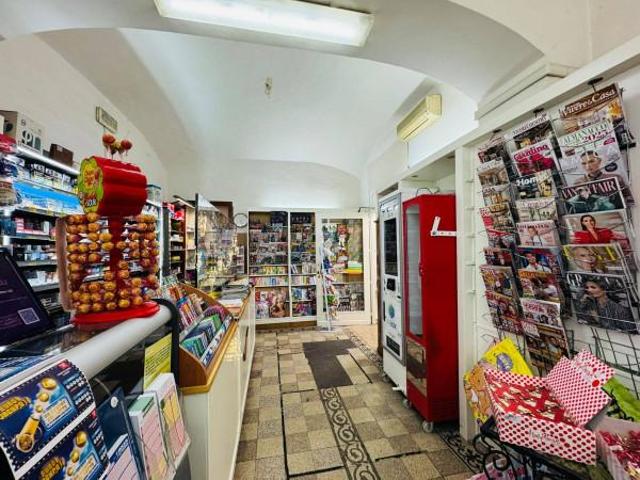 Tabaccheria in vendita a Civitavecchia