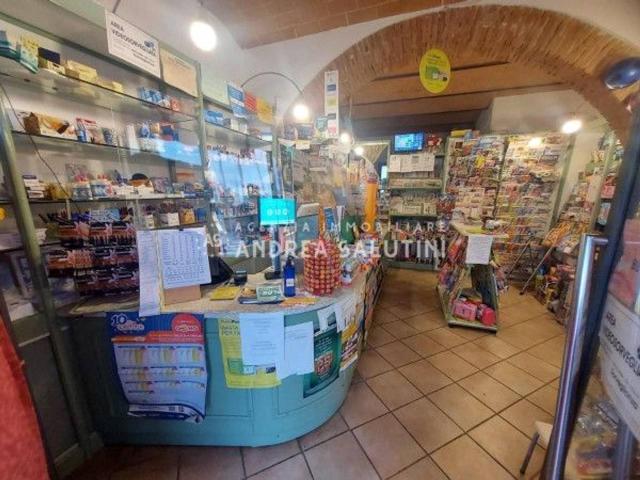 Tabaccheria in vendita a Pontedera