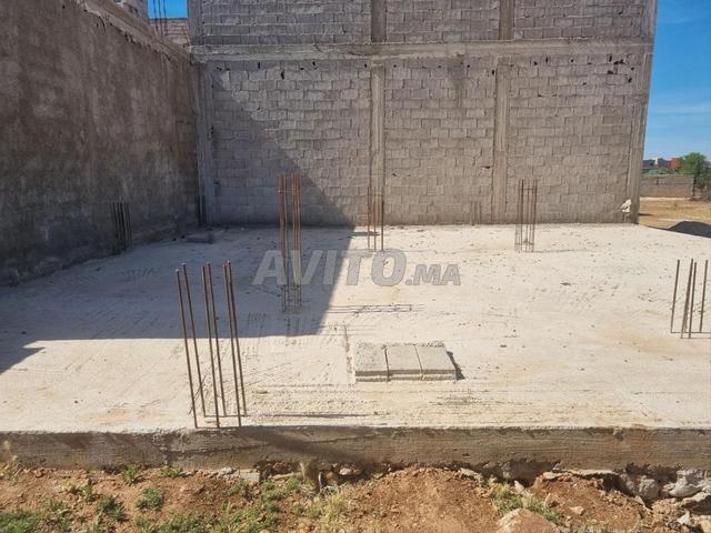 Table prête à vendre, apte à la construction