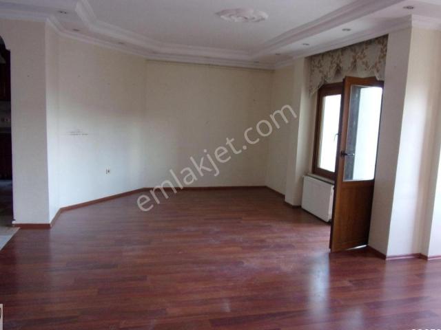 Taeabya Sanatçılar Sitesinde 4+1 225 Metrekare Satılık Triblex Daire