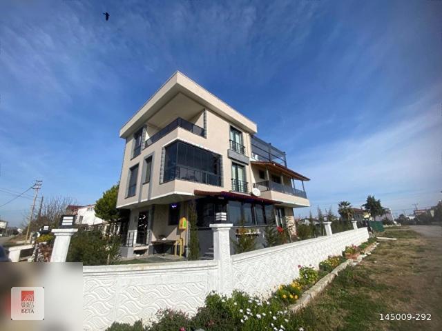 TAFLAN'DA KÖŞE PARSEL'DE EŞYALI SATILIK 240 M2 VİLLA