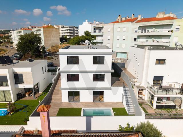 TAGUS VIEW — MORADIA T5 COM PISCINA E VISTA VALE, OEIRAS