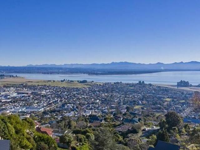 Tahunanui Sun Sea and Views