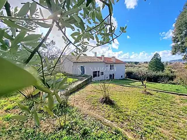 Taillades 84300 Achat / Vente maison 9 pièces t9 au dernier étage terrasse