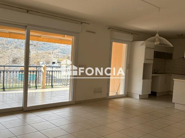 TAIN L'HERMITAGE, bel appartement lumineux avec terrasse dans une copropriété avec ascenseur
