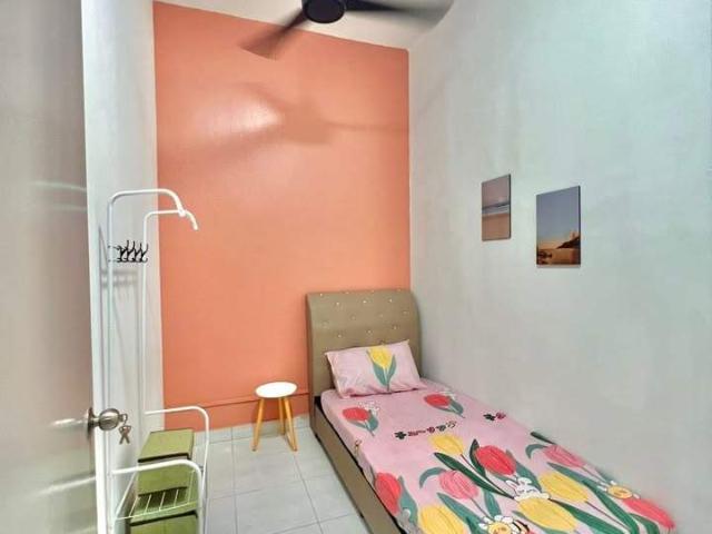 Tak Share near LOTUS & EXIT HIGHWAY PLUSBandar Bukit Mahkota, Nilai, Bangi Avenue, Bdr Seri Putra, UKM, UNIKL