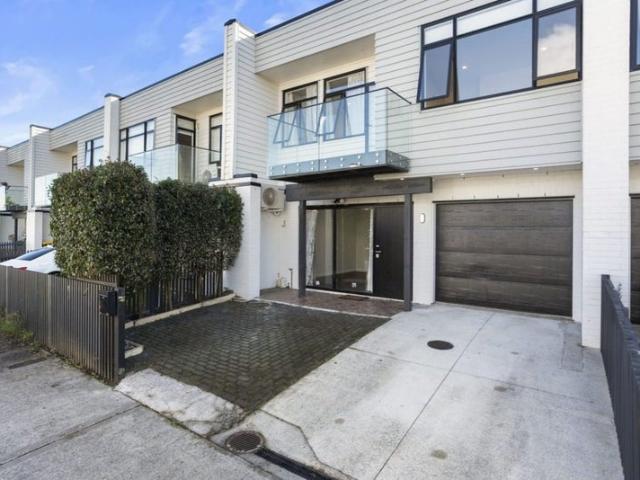 takanini, 4 bedrooms