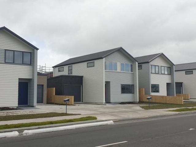 takanini, 5 bedrooms