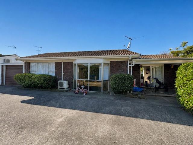 takanini, 2 bedrooms