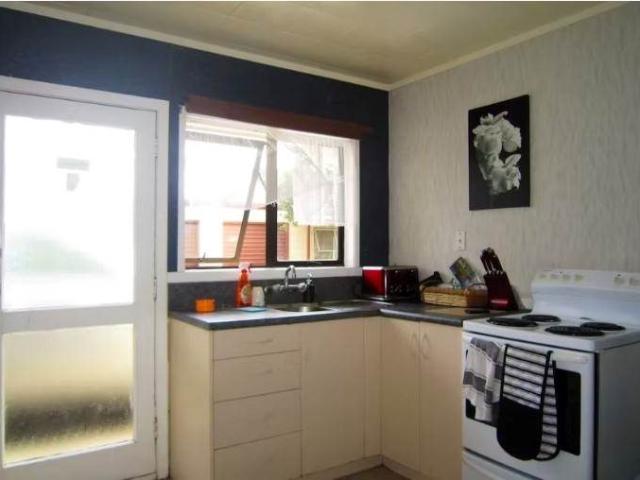 takanini, 2 bedrooms