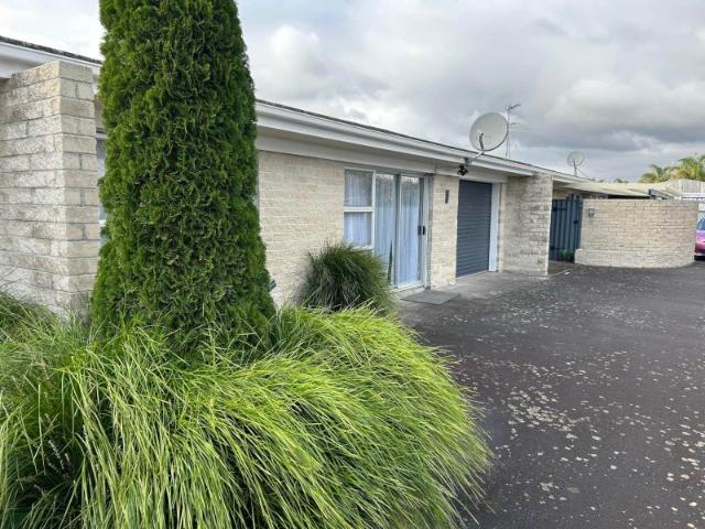 takanini, 2 bedrooms