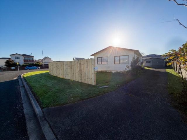 takanini, 3 bedrooms