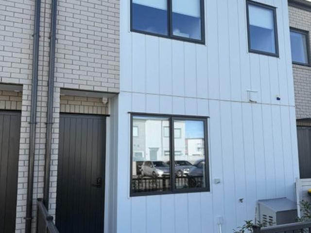 takanini, 3 bedrooms