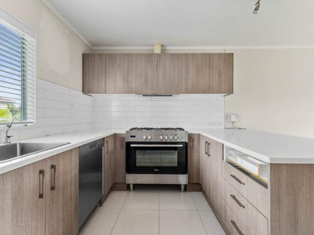 takanini, 3 bedrooms