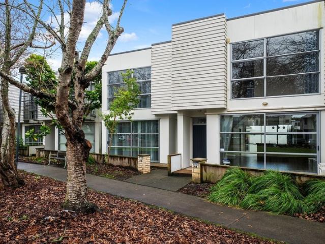 takanini, 3 bedrooms