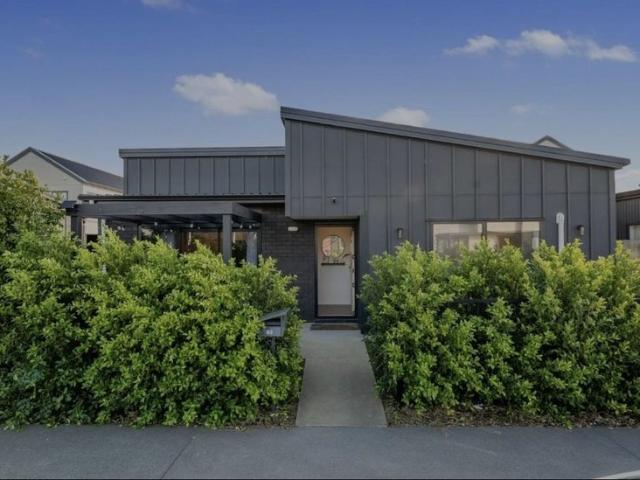 takanini, 3 bedrooms