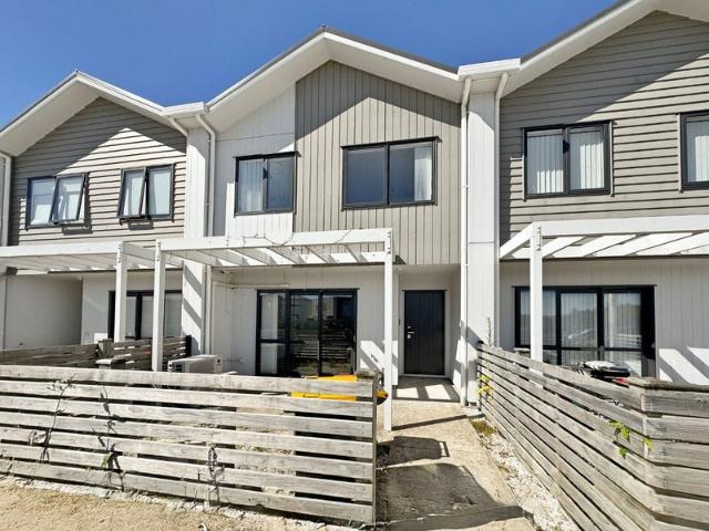 takanini, 3 bedrooms