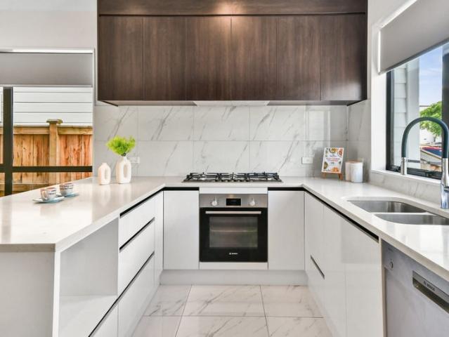 takanini, 3 bedrooms