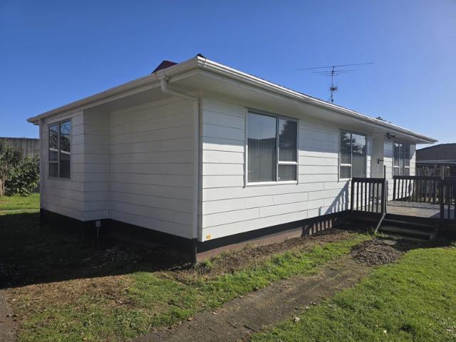 takanini, 3 bedrooms