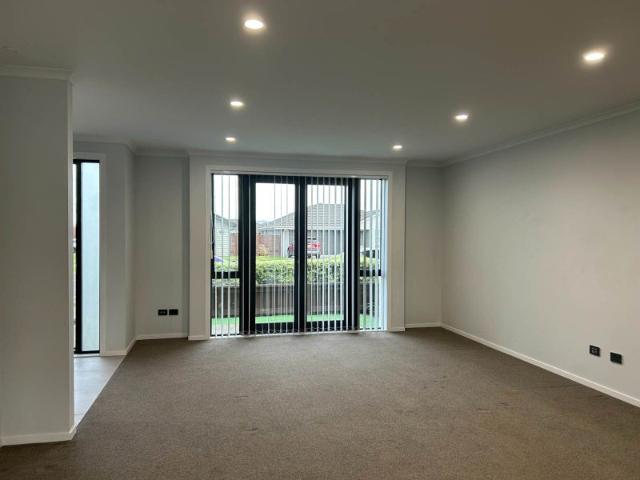 takanini, 3 bedrooms