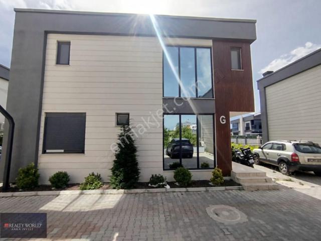 Takasa Uygun Bakmaya Değer Villa.