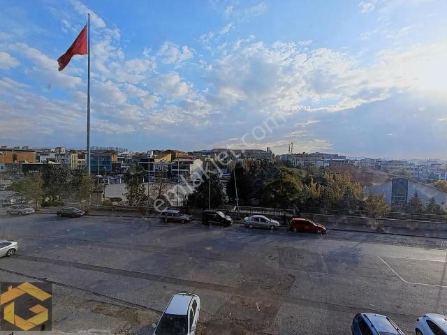 Takasa Uygun Siteler Baran Plaza'da 110 M2 Satılık Ofis