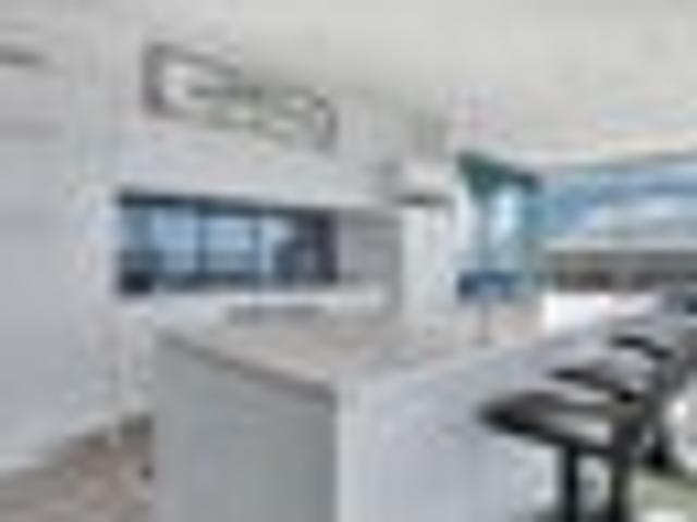 Takapuna, 2 bedrooms, $1350 pw