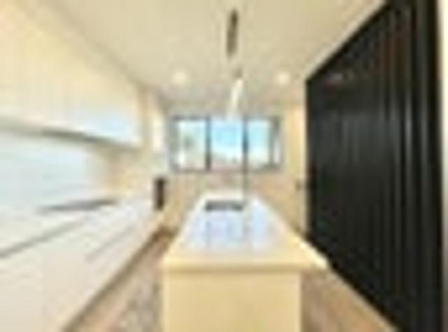 Takapuna, 3 bedrooms, $985 pw