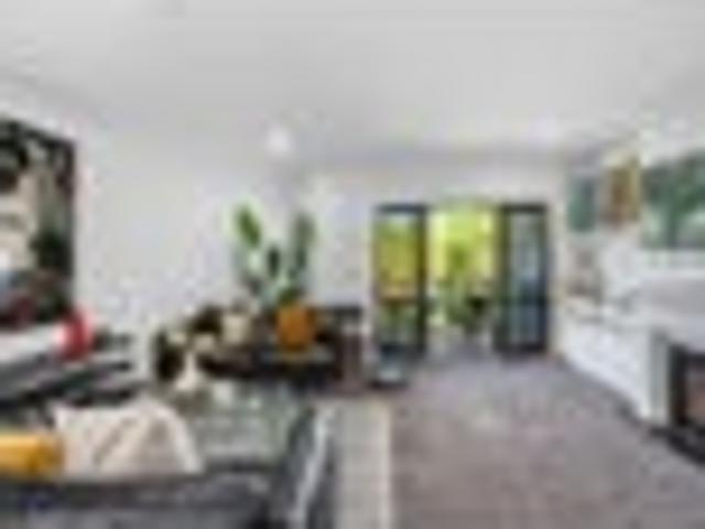 Takapuna, 3 bedrooms, $1150 pw