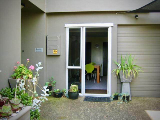 takapuna, studio