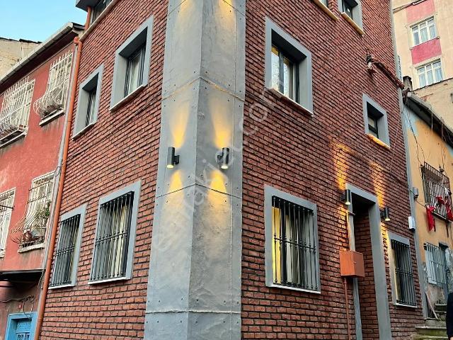 Taksim Beyoğlu Kiralık Müstakil 4 Kat 4+0