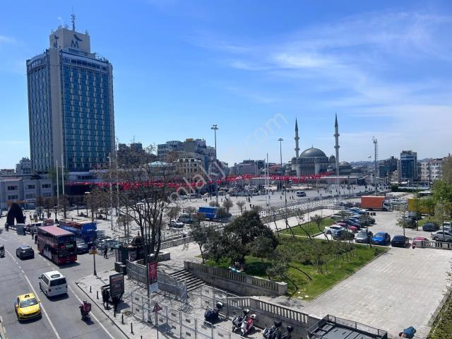 Taksim Meydanı Kiralık Ofis Katı