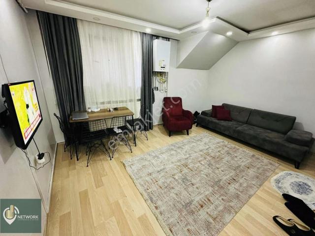 Talatpaşa Cad. 30 M Mesafede Levent'e Yakın Konumda Eşyalı 2+1