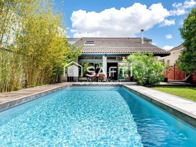 Talence forum superbe villa d'architecte de 307m² avec garage, piscine et dépendance aménagée