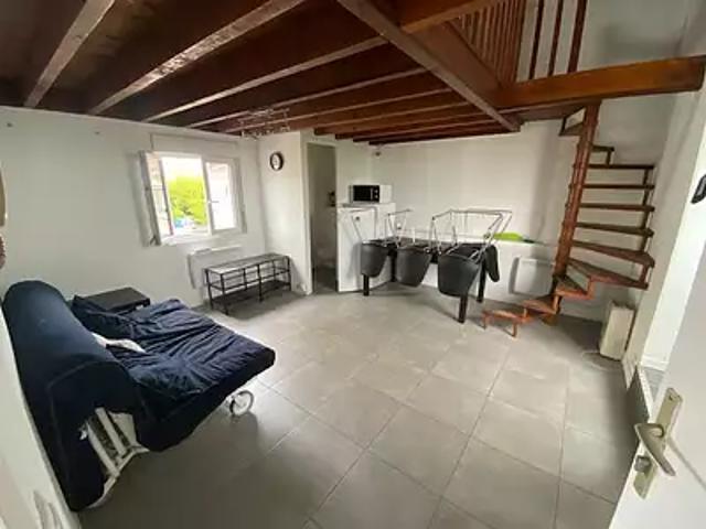 Talence 33400 Location appartement 1 pièce t1 au dernier étage cave