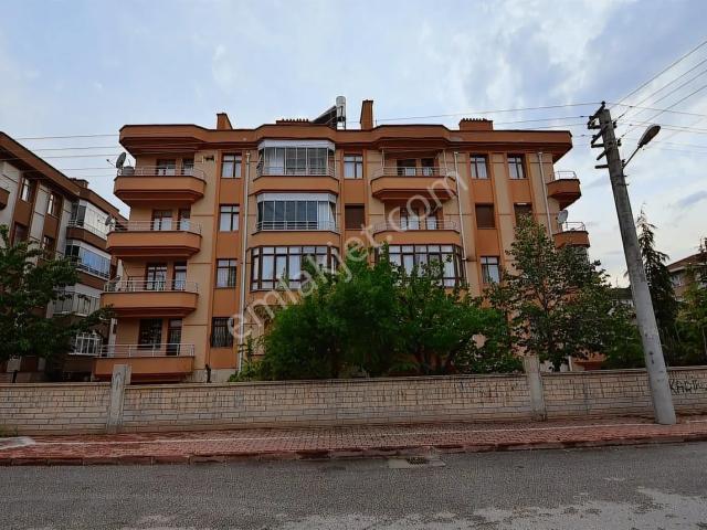 Talha Tozduman'dan Selçuker Center'ın Arkasında Arakat 3+1