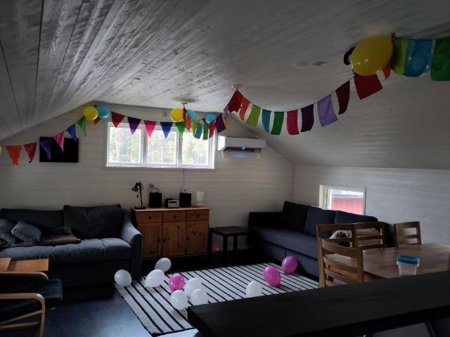 Tallbacksvägen, Handen