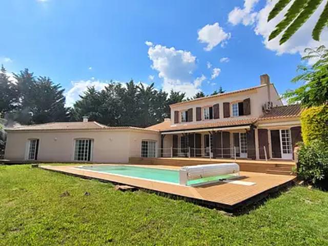 Talmont Saint Hilaire 85440 Achat / Vente maison 10 pièces t10 piscine cave
