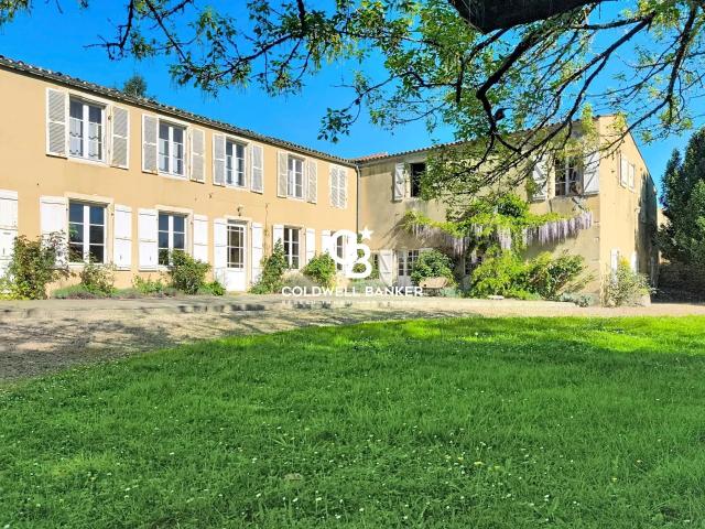 Talmont Saint Hilaire: Le Logis du Cheval Blanc: Une Propr. 487m² Talmont Saint Hilaire