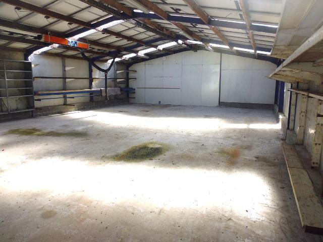 Talmont t Hilaire Local d'activité de 325 m2 sur terrain clos de 5730 m2