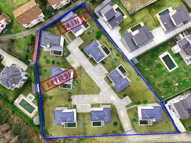 Tapu54 | Sapanca'da Satılık 5 Adet Havuzlu İskanlı Villa Sitesi