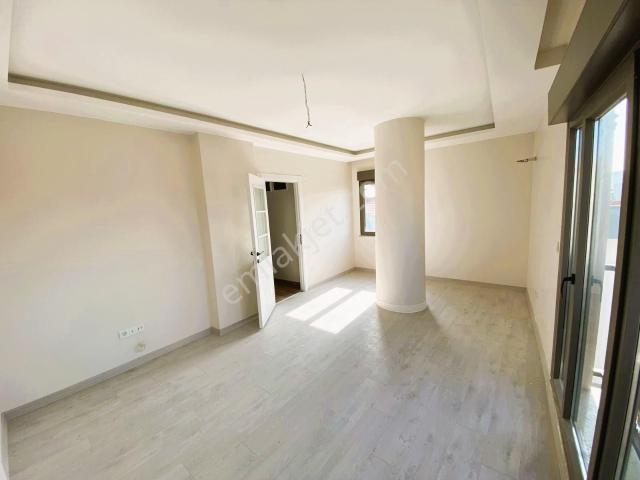 Tapu Masrafsız Marmaray Durağı Karşısı Sıfır 4+2 Dubleks Daire