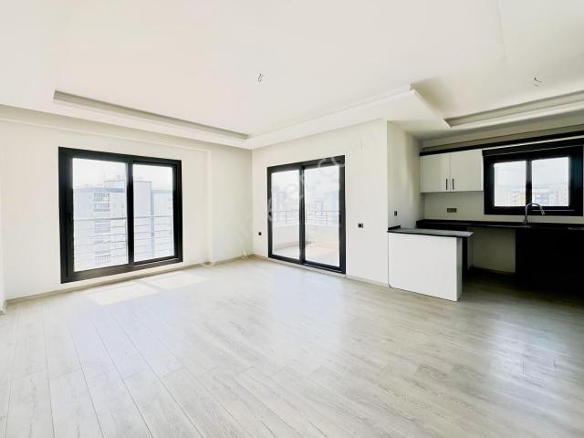 Tapu Caddesinde Ultralüx 117 M2 2,5+1 Daire