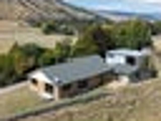 Tapawera 19.6Ha Farmlet & Great Sheds!
